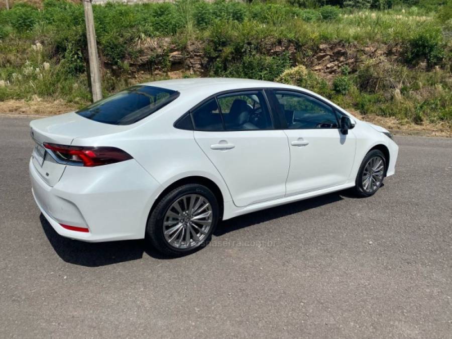 TOYOTA - COROLLA - 2024/2024 - Branca - R$ 155.000,00