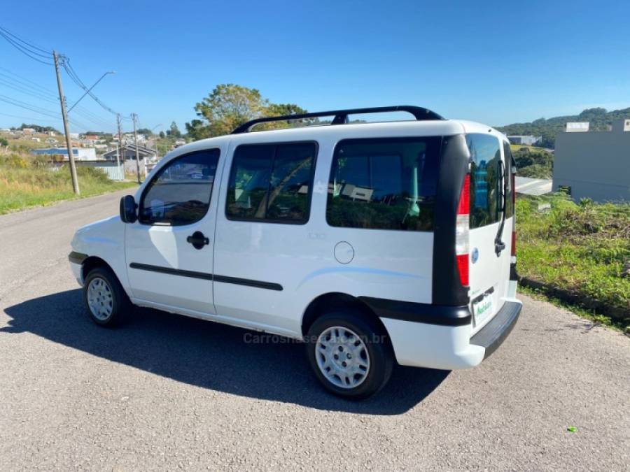 FIAT - DOBLÓ - 2006/2006 - Branca - R$ 31.500,00