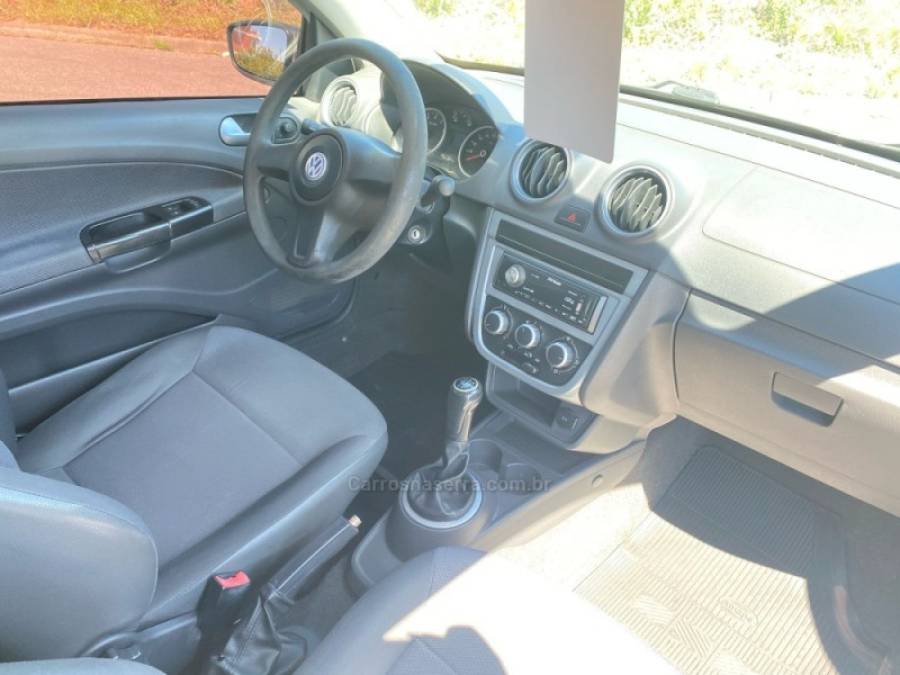 VOLKSWAGEN - SAVEIRO - 2011/2012 - Branca - R$ 42.000,00