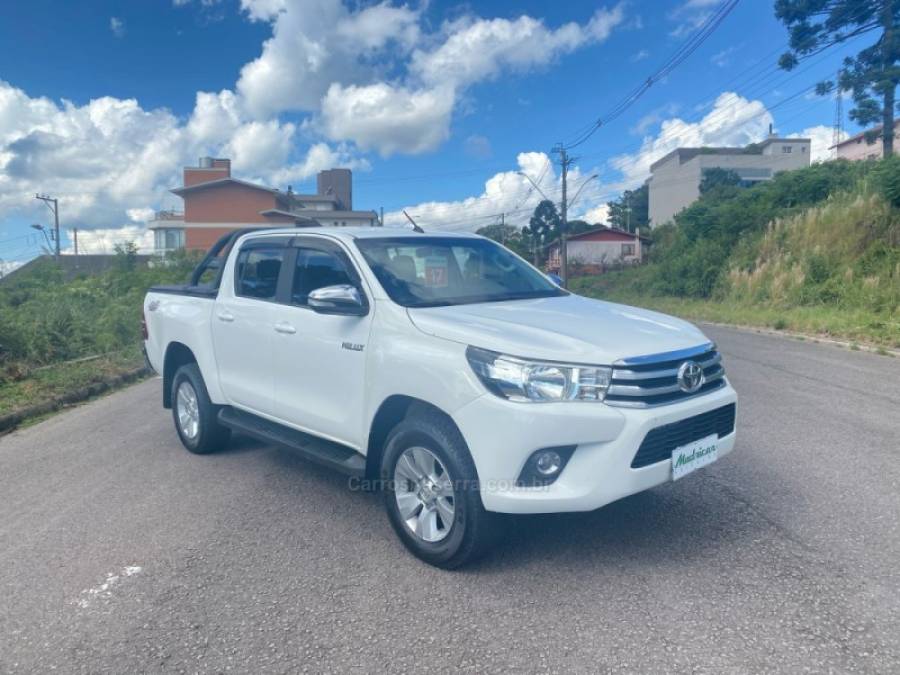 TOYOTA - HILUX - 2017/2017 - Branca - R$ 144.900,00