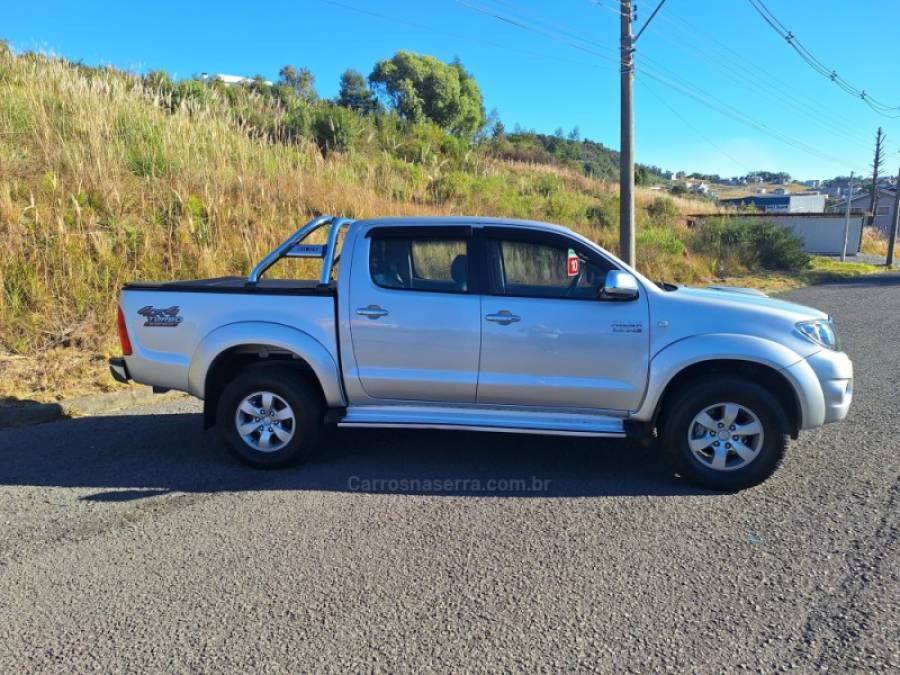 TOYOTA - HILUX - 2009/2010 - Prata - R$ 108.000,00