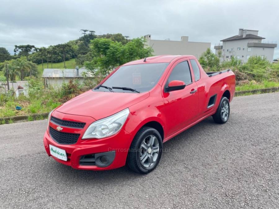 CHEVROLET - MONTANA - 2014/2015 - Vermelha - R$ 42.000,00