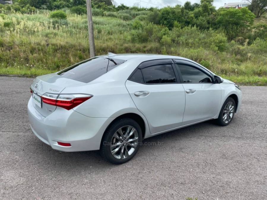 TOYOTA - COROLLA - 2018/2019 - Prata - R$ 105.000,00