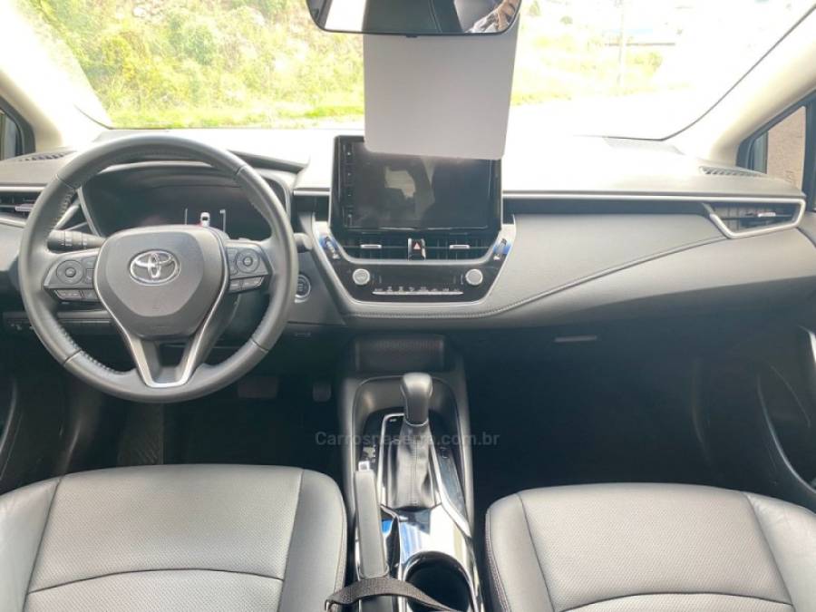 TOYOTA - COROLLA - 2023/2024 - Branca - R$ 150.000,00