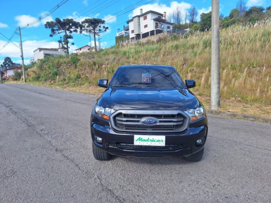 FORD - RANGER - 2020/2021 - Preta - R$ 150.000,00