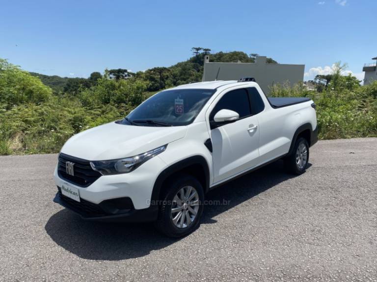 FIAT - STRADA - 2024/2025 - Branca - R$ 89.000,00