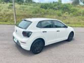 VOLKSWAGEN - POLO - 2023/2024 - Branca - R$ 70.000,00