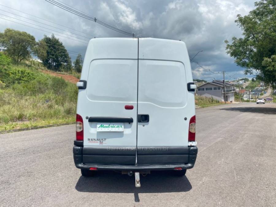 RENAULT - MASTER - 2010/2011 - Branca - R$ 99.000,00
