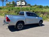 TOYOTA - HILUX - 2023/2023 - Prata - R$ 270.000,00